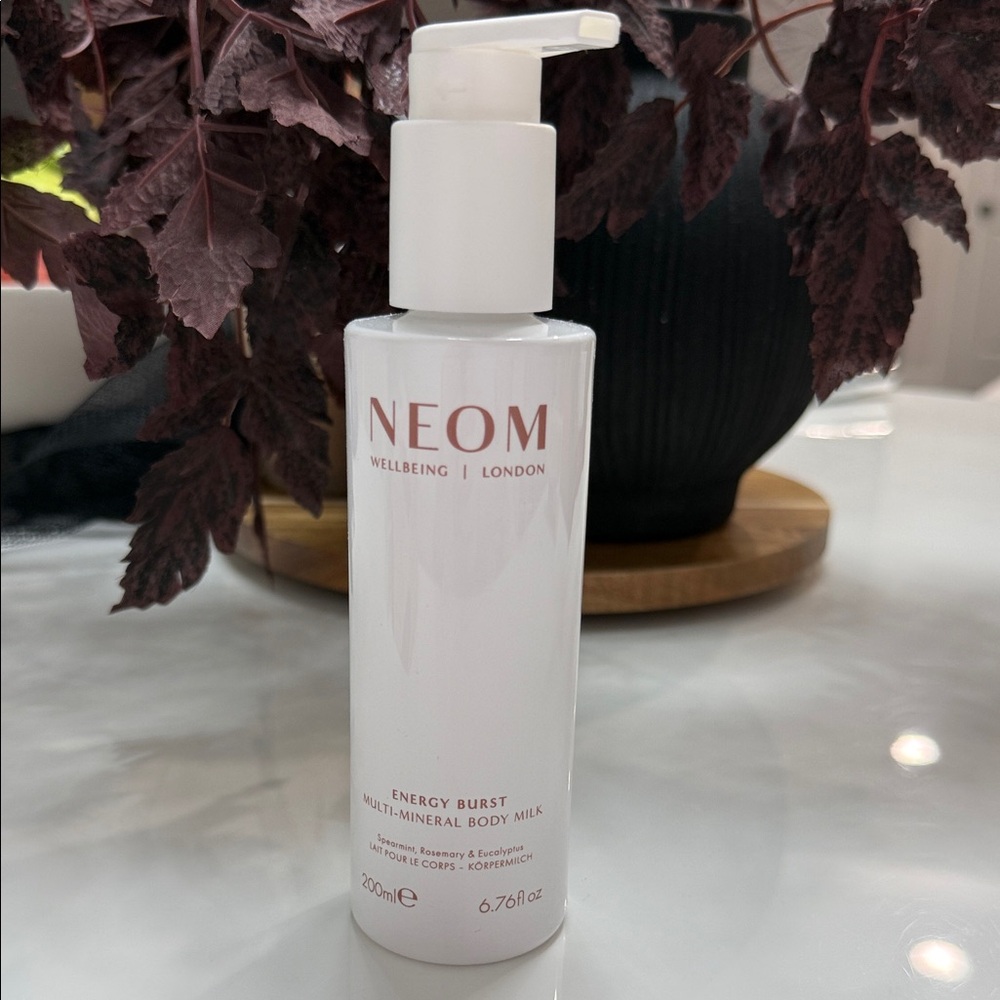 NEOM Energy Burst Body Milk